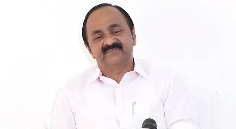 Helicopter Journey Controversy: ഹെലികോപ്റ്റർ യാത്രയിൽ രണ്ട് വ്യത്യസ്ത വിശദീകരണവുമായി മുഖ്യമന്ത്രി