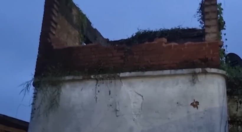 Building Collapse in Uttar Pradesh:ഉത്തര്പ്രദേശില് 100 വര്ഷം പഴക്കമുള്ള കെട്ടിടം തകര്ന്നു വീണു; ഒരു കുടുംബത്തിലെ 6 പേര് മരിച്ചു