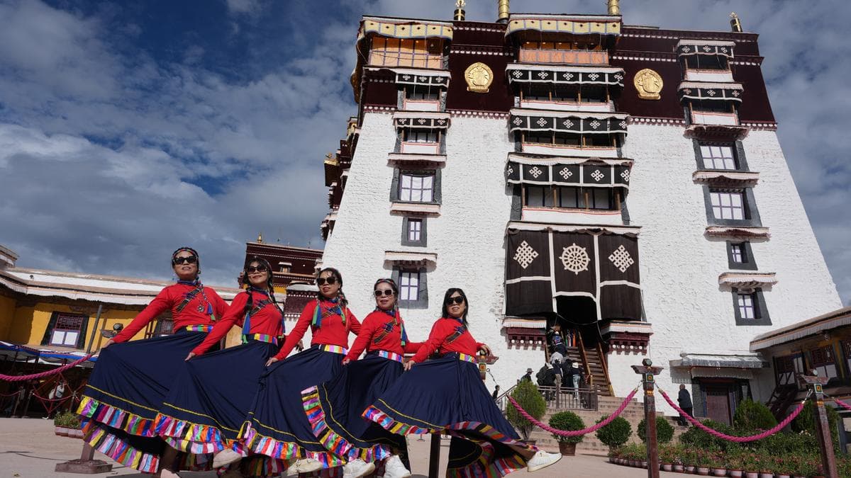 China's Actions in Tibet: ടിബറ്റിൽ ബുദ്ധപ്രതിമ തകർത്ത് റേസ്കോഴ്സ്, ‘റെഡ് ടൂറിസം’; ചൈനീസ് നീക്കം സസൂക്ഷ്മംനിരീക്ഷിച്ച് ഇന്ത്യ