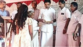 House Built and Handed Over:കുറവിലങ്ങാടിൽ ആദ്യമായി വീടിന്റെ താക്കോൽ കൈമാറി