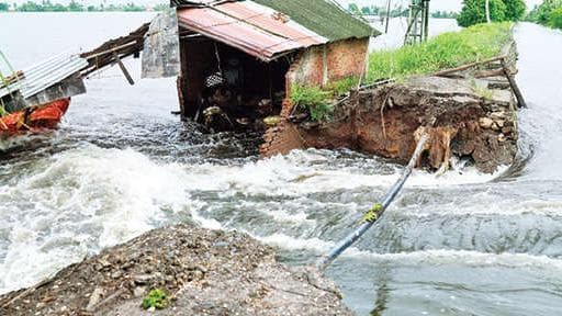 Flood Damage in Kuttanad: കുട്ടനാടൻ പാടശേഖരങ്ങളിൽ മടവീഴ്ച തുടരുന്നു
