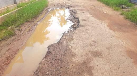 Road Damage in Muthukulam:മുതുകുളം തെക്ക് പബ്ലിക് മാർക്കറ്റ് -പള്ളിമുക്ക് റോഡ് തകർന്നു