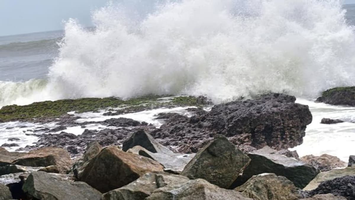 Warning of Rough Seas: കള്ളക്കടൽ മുന്നറിയിപ്പ്: തിരുവനന്തപുരം, കൊല്ലം, ആലപ്പുഴ തീരങ്ങളിൽ ജാഗ്രത നിർദേശം