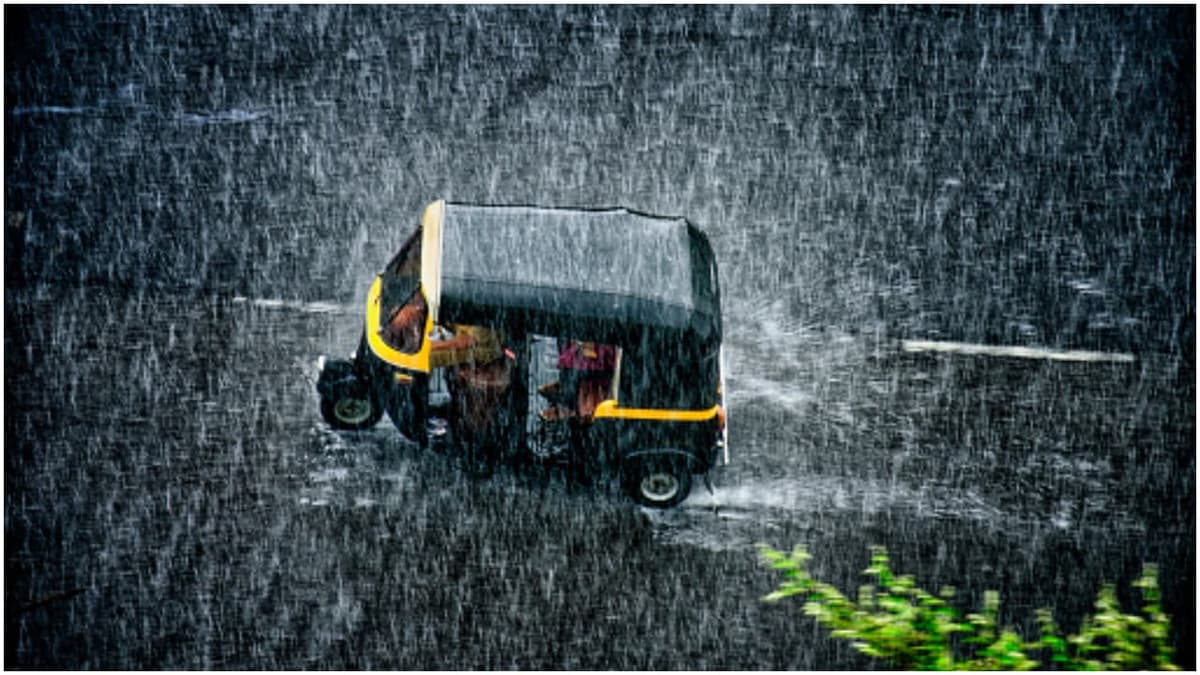 Heavy Rain Alert: സംസ്ഥാനത്ത് മഴ കനക്കും; റെഡ്, ഓറഞ്ച് അലർട്ടുകൾ പ്രഖ്യാപിച്ചു