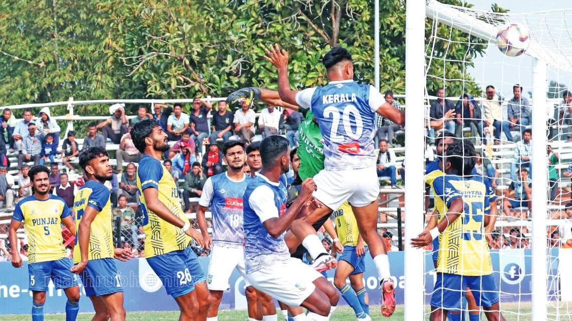 Kerala to Host Santosh Trophy Football: സന്തോഷ് ട്രോഫി ഫുട്ബോളിന് anfitrionമരുളാൻ കേരളം; വേദിയൊരുക്കാൻ അഞ്ച് ജില്ലകൾ പരിഗണനയിൽ