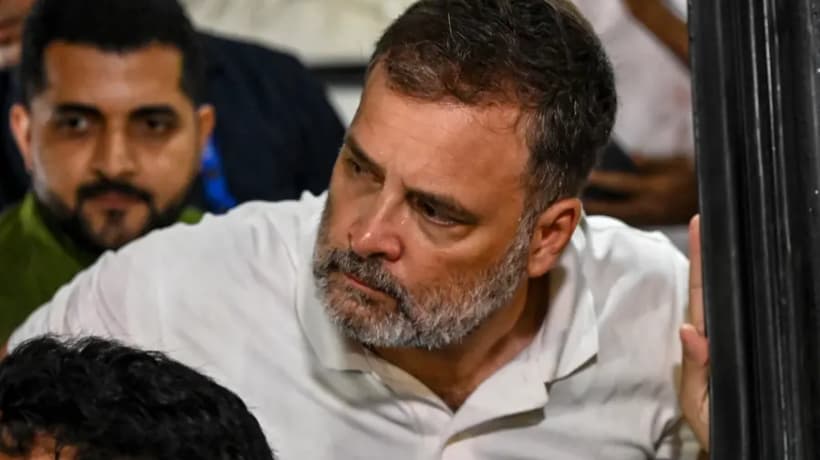 Protest at Rahul Gandhi's Residence: രാഹുൽ ഗാന്ധിയുടെ വസതിക്ക് മുന്നിൽ പ്രതിഷേധം