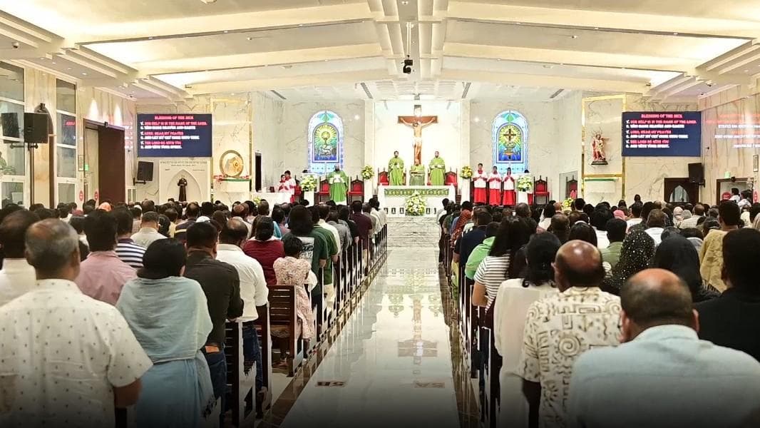 Celebration of Feast in Sharjah:ഷാർജ സെന്റ് മൈക്കിൾസ് പള്ളിയിൽ സ്വർഗ്ഗാരോപണ തിരുനാളിന് ഭക്തിനിർഭരമായ തുടക്കം