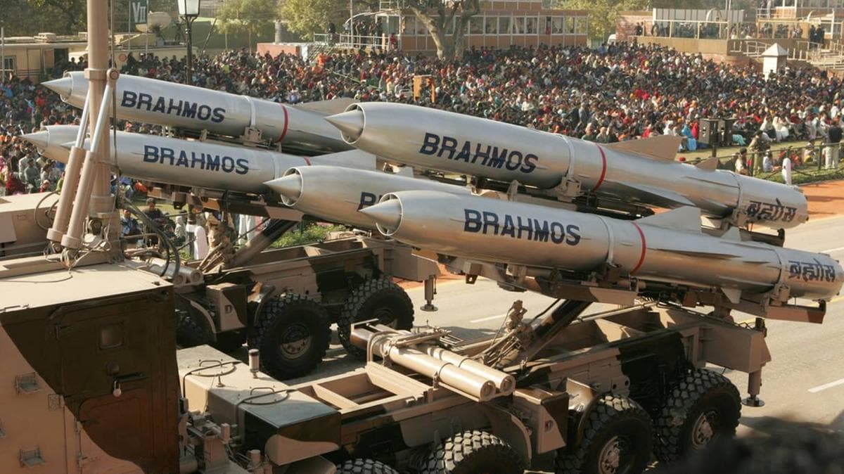 Defense Exports Surpass 38,424 Crores: പ്രതിരോധ കയറ്റുമതി 38,424 കോടി കടന്നു; ബ്രഹ്മോസ് മാത്രമല്ല, പുതിയ കുതിച്ചുചാട്ടങ്ങൾക്കൊരുങ്ങി ഇന്ത്യ
