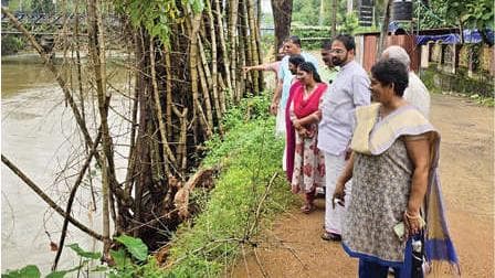 Flood Disaster in Upper Kuttanad:അപ്പർ കുട്ടനാട്ടിൽ ദുരിതം; കയറിയും ഇറങ്ങിയും