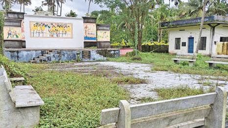 Cultural Centers in Annammanada:അന്നമനടയുടെ സാംസ്കാരിക കേന്ദ്രങ്ങൾ കാടുകയറി നശിക്കുന്നു