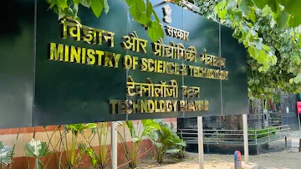 Deep-Tech Fund Distribution: കേന്ദ്രത്തിന്റെ ഡീപ്-ടെക് ഫണ്ട് വിതരണത്തിൽ സ്വജനപക്ഷപാതം; 2192 കോടിയിൽ 1377-ഉം സ്വന്തക്കാർക്ക്