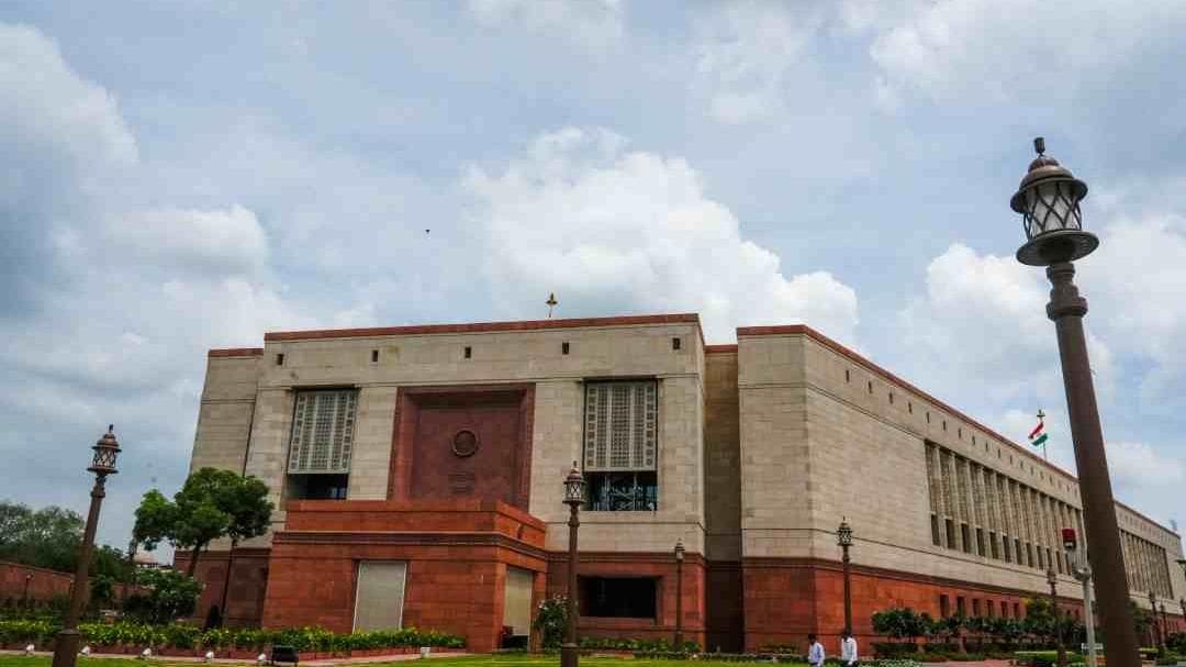 New Porch Proposal in Parliament: പാർലമെന്റിലെ മകർദ്വാറിൽ ഇനി മഴ നനയേണ്ട; പോർച്ച് നിർമ്മിക്കാൻ നിർദ്ദേശിച്ച് സ്പീക്കർ ഓം ബിർള