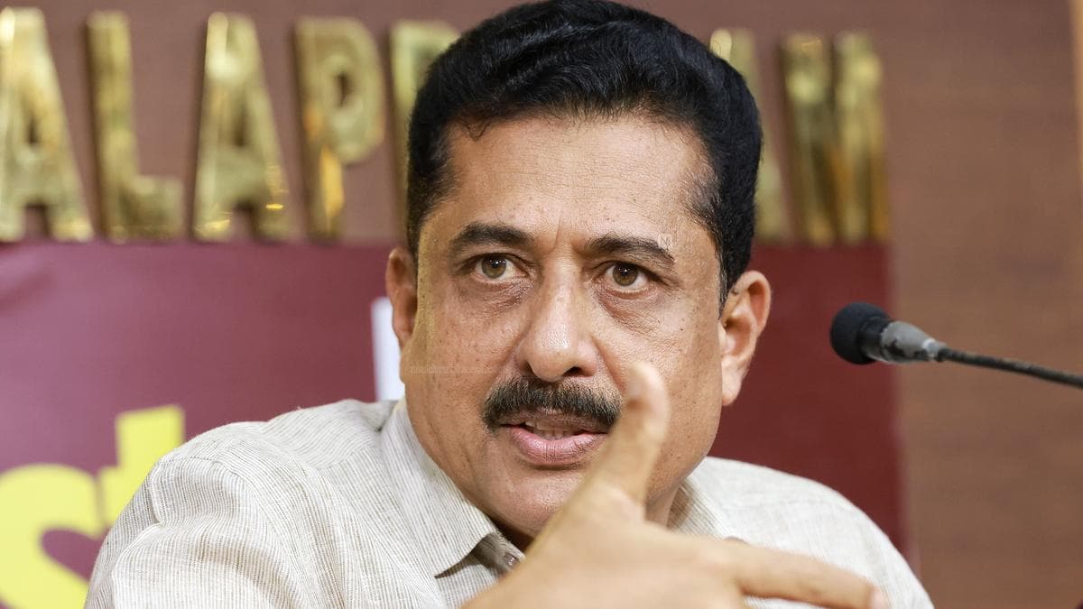 Quiz Question Controversy: സ്കൂളുകളിലെ ക്വിസ് മത്സരത്തിന് സവർക്കറെ പുഴ്ത്തിയുള്ള ചോദ്യം; വിദ്യാഭ്യാസ മന്ത്രി റിപ്പോർട്ട് തേടി