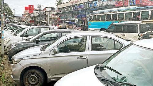 Traffic Woes in Chalakudy:ചാലക്കുടിയിൽ ഗതാഗത പ്രശ്നങ്ങൾ കഠിനമാകുന്നു