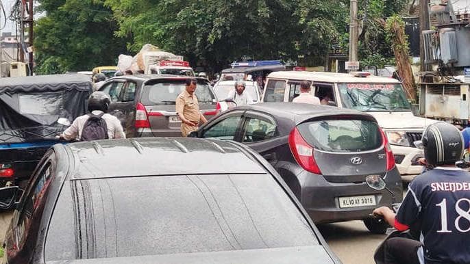 Traffic Management Needed on RS Road:ഒറ്റപ്പാലം ആർ.എസ്. റോഡിൽ വേണം ഗതാഗത ക്രമീകരണം