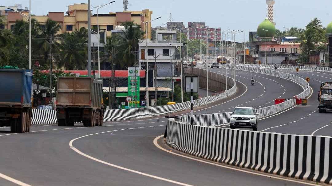 Supreme Court Order Raises Concerns: ദേശീയപാതയോരത്ത് വീടുപണിയാൻ 40 മീറ്റർ മാറണം, കച്ചവടത്തിന് 75 മീറ്റർ; സുപ്രീംകോടതി ഉത്തരവിൽ ആശങ്ക
