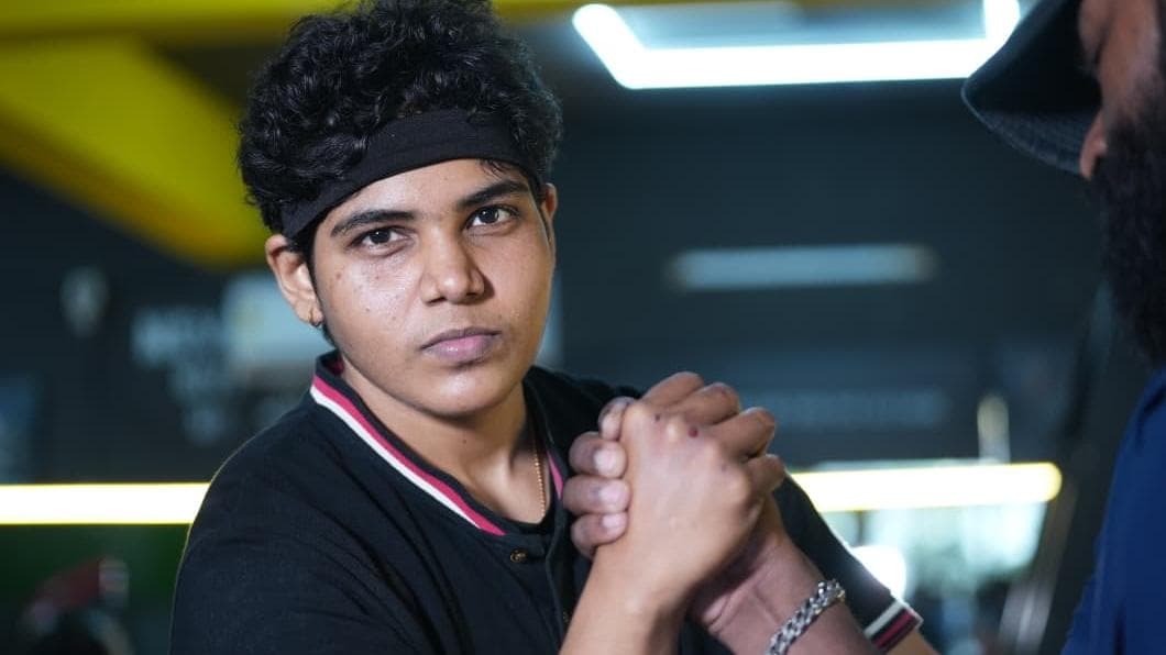 Dream of Becoming a Police Officer: 2000 രൂപ കൂലി, പി.എസ്.സി പഠനം; ജീവിതം മാറ്റിയ പഞ്ചഗുസ്തി, കെെക്കരുത്തിൽ മിന്നും നേട്ടം