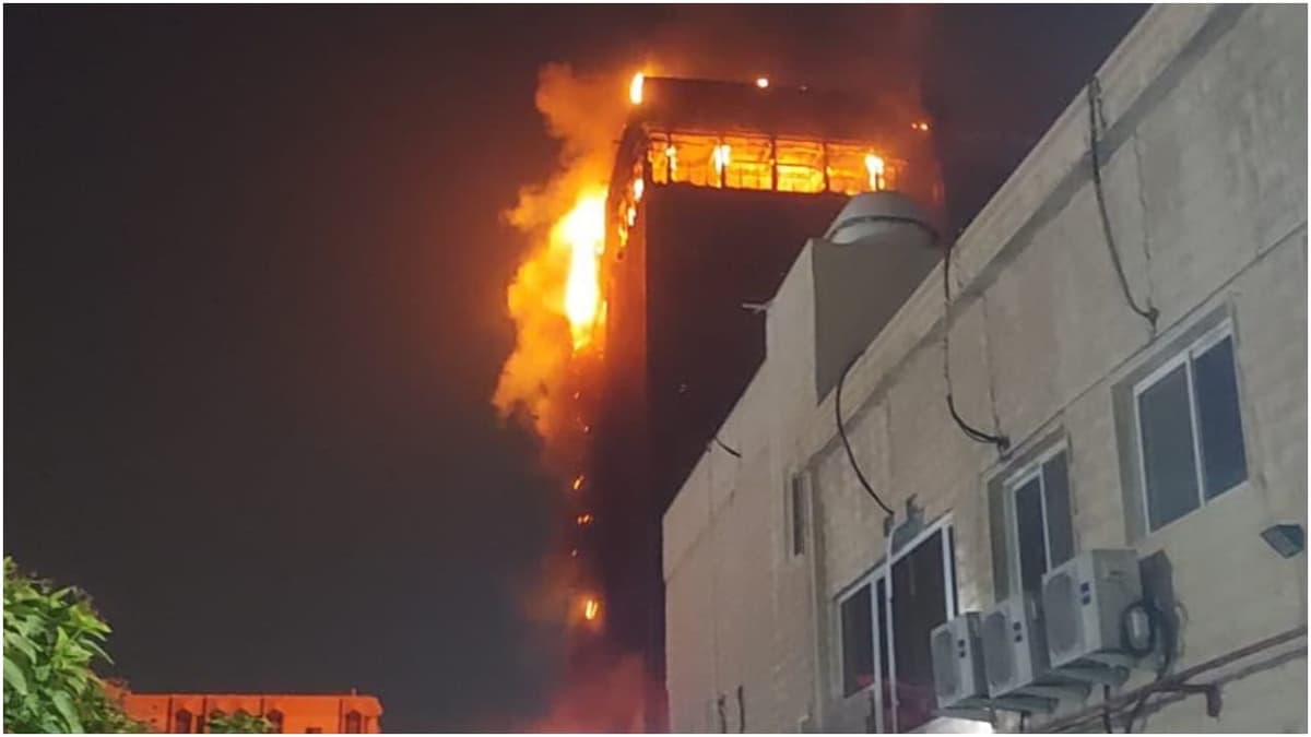 Fire in Saudi Arabia: സൗദി അറേബ്യയിൽ ബഹുനില വാണിജ്യ കെട്ടിട സമുച്ചയത്തിൽ വൻ തീപിടിത്തം