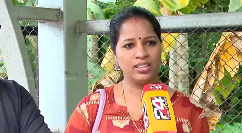 No Transfer After Eleven Years:അർഹതപ്പെട്ട സ്ഥലമാറ്റം ലഭിക്കാതെ പതിനൊന്ന് വർഷം കഴിഞ്ഞു; വിദ്യാഭ്യാസ വകുപ്പിലെ ജീവനക്കാരിയുടെ പരാതി