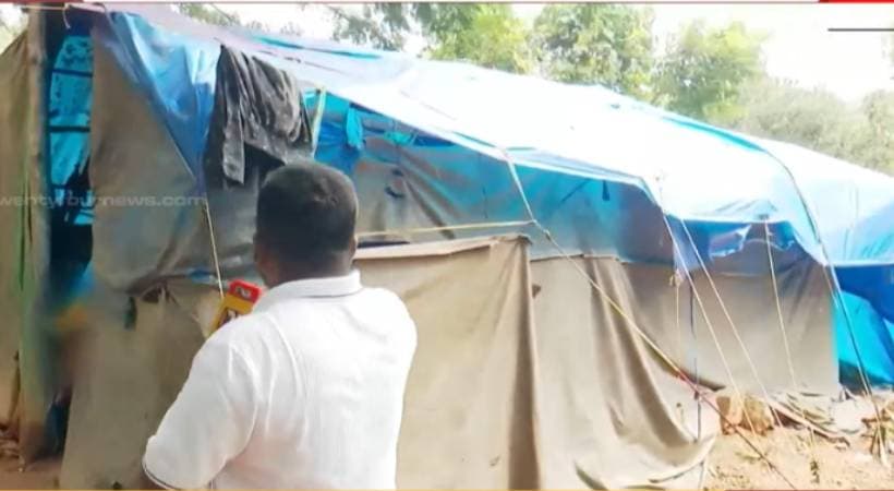 Difficult Living Conditions:ദുരിത ജീവിതം; കോഴിക്കോട് പ്ലാസ്റ്റിക് ഷീറ്റ് കൂരയ്ക്ക് കീഴിൽ ജീവിതം തള്ളിനീക്കുന്നത് എട്ടംഗ കുടുംബം