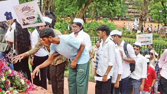 84 Years of Quit India Movement: മഹാരാഷ്ട്രയിൽ രക്തസാക്ഷികൾക്ക് ആദരാഞ്ജലി