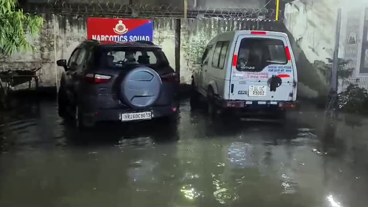 Weather Update:ഡൽഹിയിൽ മഴ ഉടൻ തോരില്ല; അടുത്ത ഒരാഴ്ച കൂടി മഴയ്ക്ക് സാധ്യത, യെല്ലോ അലർട്ട്