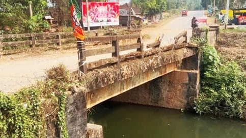 Accident on Small Bridge: അപകടത്തിലാണ് ചെറായ പാലം