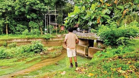 Deteriorating Memories and Public Assets:നശിക്കുന്നു ഓർമ്മകളും പൊതുമുതലും